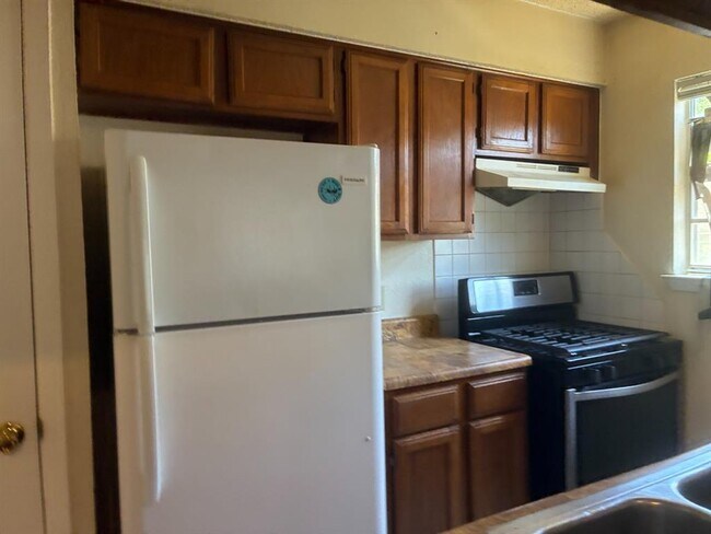 Building Photo - 902 Sirocco Dr