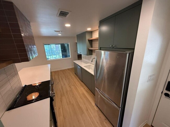 Building Photo - 209 W Mimosa Cir