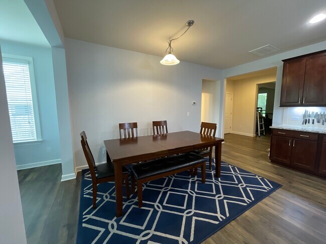 Building Photo - 1013 Travern Dr