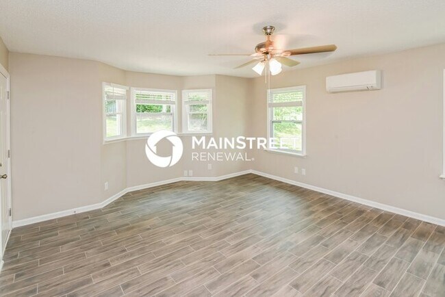 Building Photo - 4 Bedroom Pet-Friendly Home in Charlotte, ...