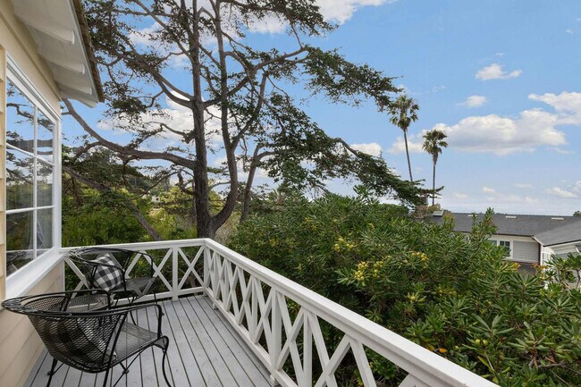 Building Photo - 1850 Castellana Rd