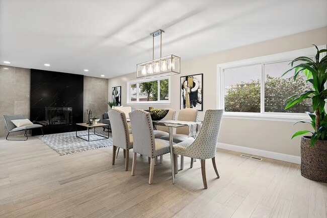 Building Photo - 875 Brittany Ln