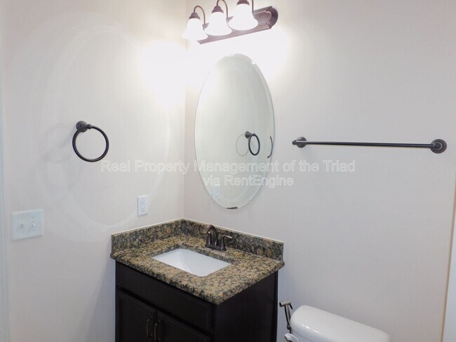 Building Photo - 4517 Gunnersbury Ln