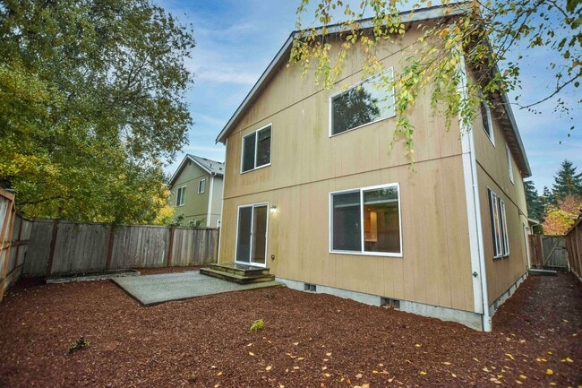 Building Photo - 2-story home on private cul-de-sac!