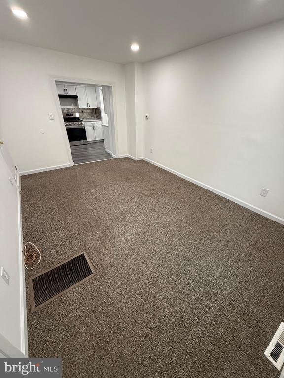 Building Photo - 109 N Main St