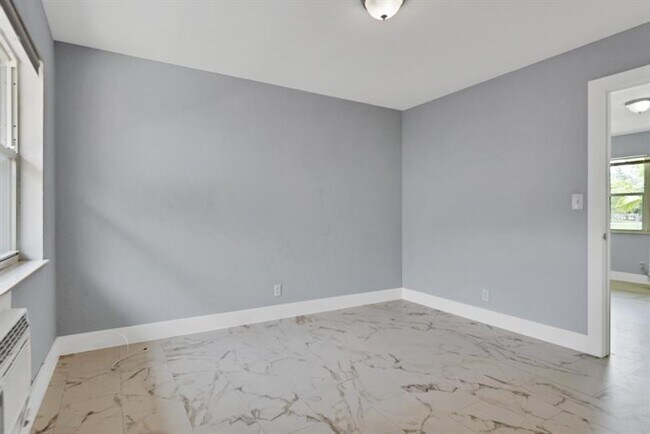 Building Photo - 1720 NE 13th St