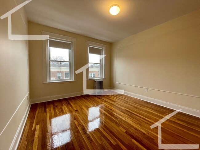 Building Photo - No Brokers Fee, No Security Deposit, Heat, Hot Water Included, Laundry on a Site