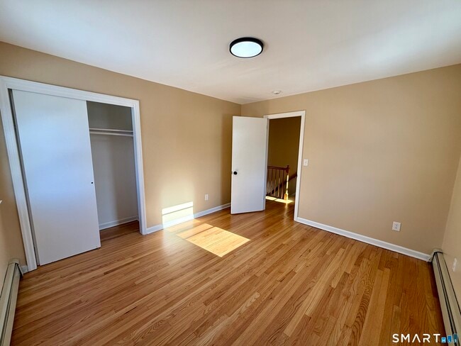 Building Photo - 33 Center Ave