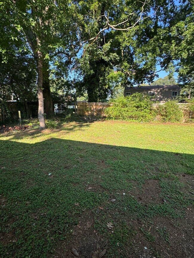 Building Photo - 221 Remus Ln