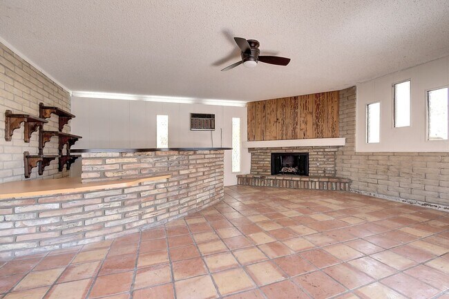 Building Photo - Spacious 4BR Tempe Home with Private Pool Near ASU