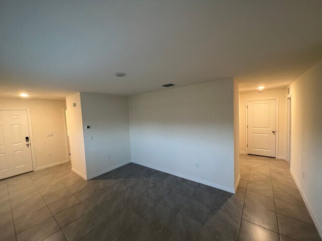 Building Photo - 415 Sunlit Coral St