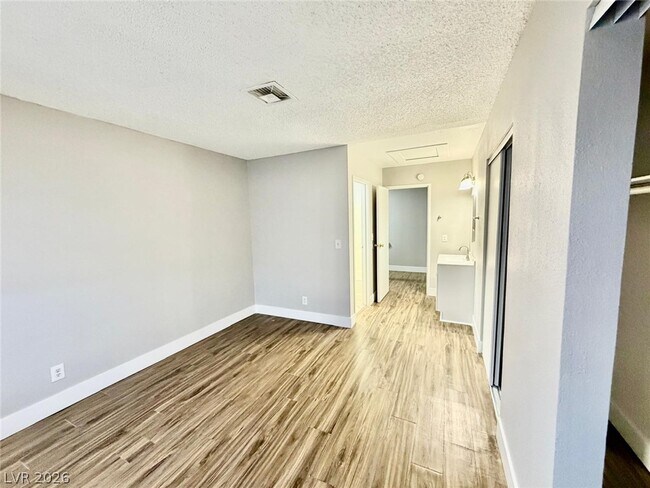 Building Photo - 5187 Greene Ln