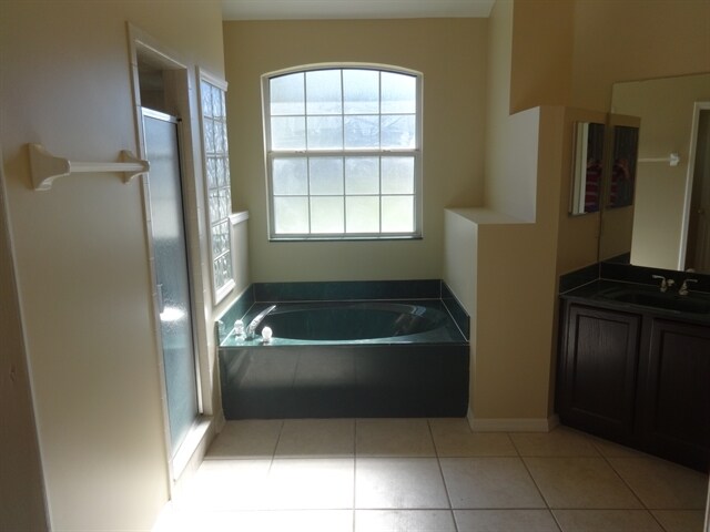 Building Photo - 845 Brookstone Ct
