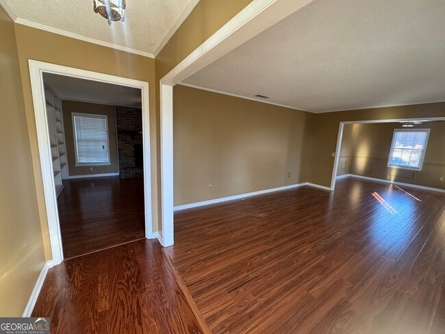 Building Photo - 107 Belair Dr