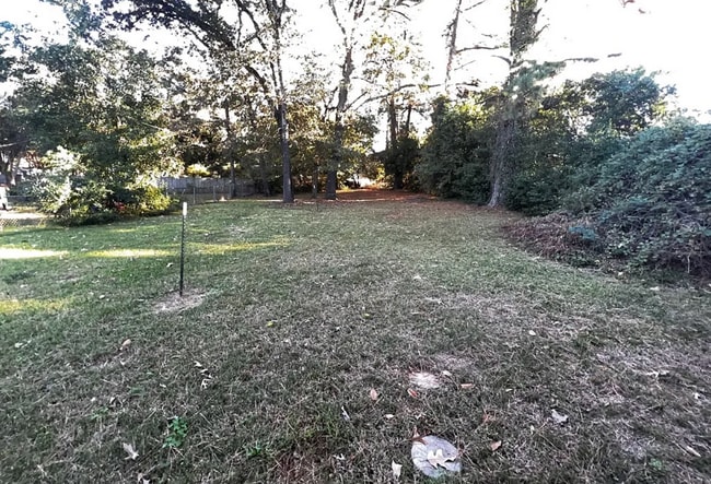 Building Photo - 504 Redwater Rd