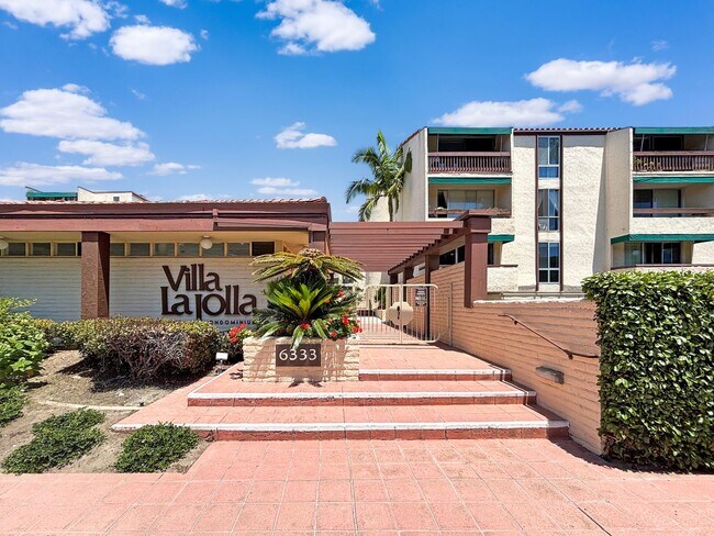 Building Photo - Beautiful 1BD/1BA W/ Reserved Parking and Laundry On-Site in La Jolla!