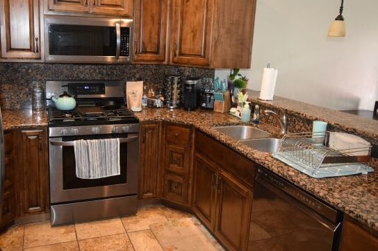 Sink View - 1288 N Cedar Blvd