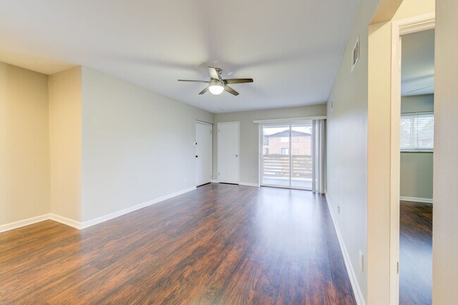 Building Photo - Heartwoods Manor