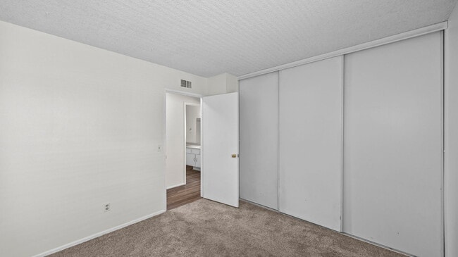 Building Photo - 8469 Comet St