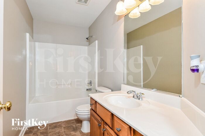 Building Photo - 104 Jamestown Oaks Dr