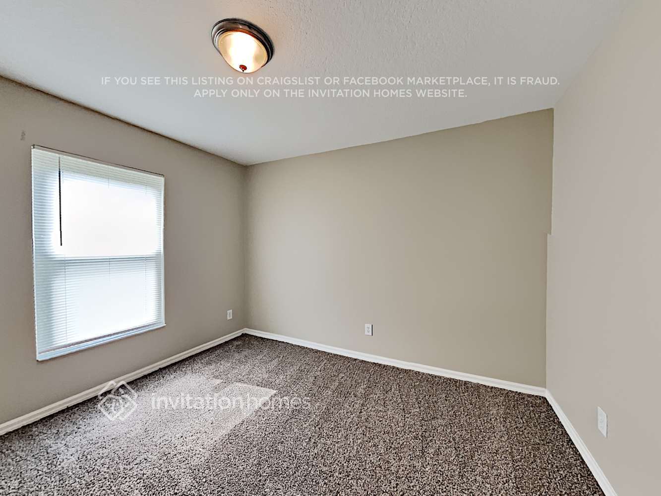 Building Photo - 5816 33rd Dr E