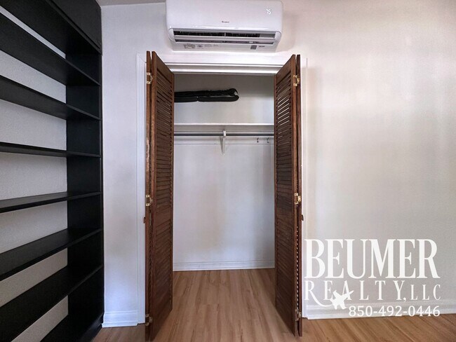 Building Photo - Charming Updated 2br/1ba Mid-Century Cottage