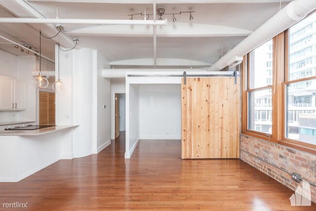 Building Photo - 2 br, 1 bath Condo - 801 S Wells St