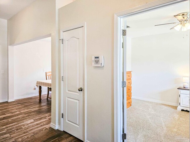 Building Photo - 9743 Brookstone Way
