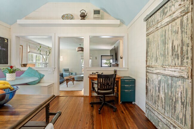 Building Photo - Park Flex Stays-MID-TERM RENTAL ONLY-Fully...