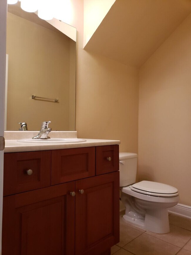 Building Photo - 3 bedroom town home for rent early January 2026, gated community with a garage for $1850 per month