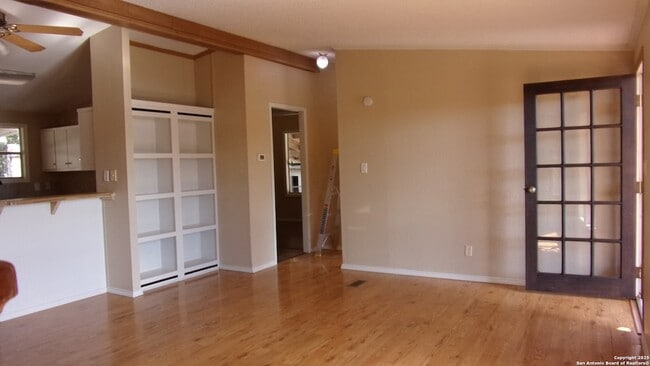 Building Photo - 252 Sir Winston Dr