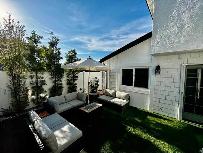 Backyard Entertainment - 385 Sunrise Cir