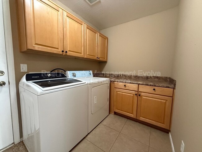 Building Photo - 8 N 226th Cir