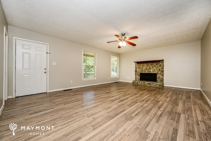 Building Photo - 525 Knollwood Dr