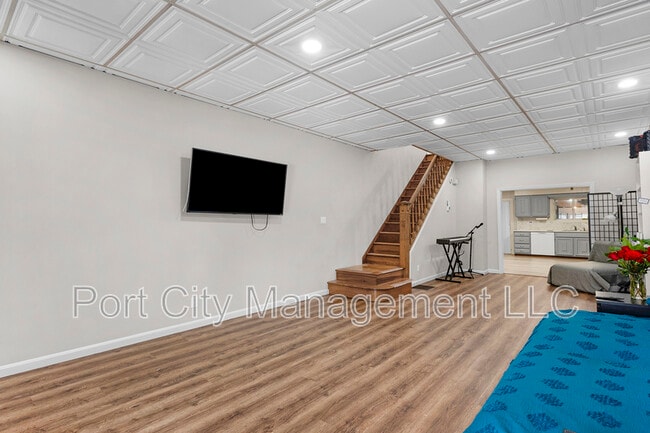 Building Photo - 114 N Highland Ave