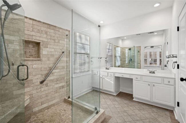 Building Photo - 4090 Prince Charles Dr