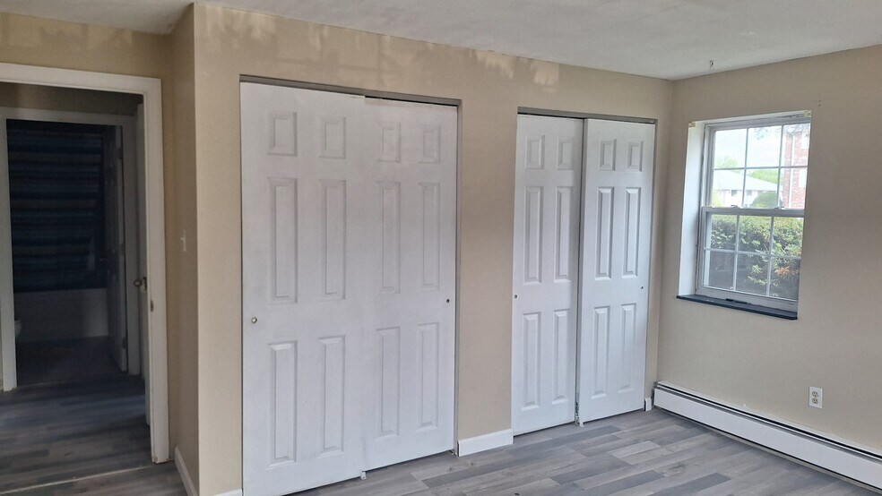 Building Photo - 5 Kenmar Dr