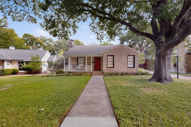 Building Photo - 2323 Barberry Dr