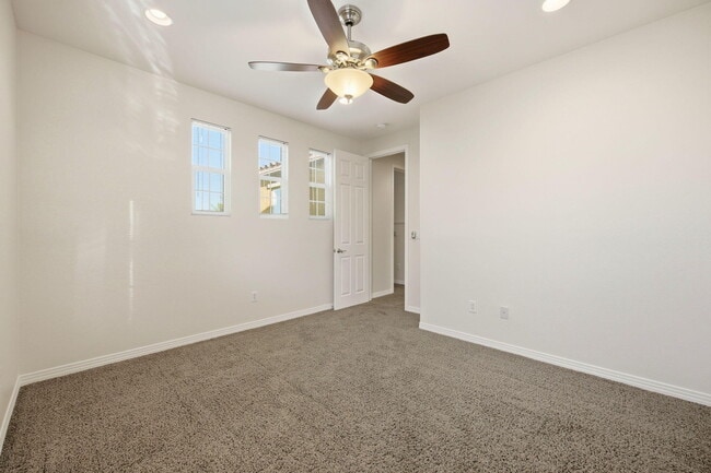 Building Photo - 35495 Domani Dr