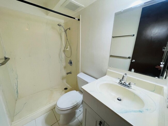 Building Photo - 5065 Likini St