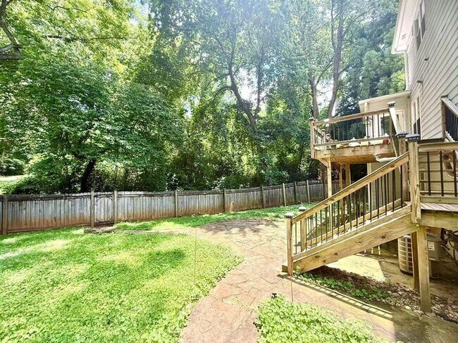 Building Photo - 2847 Ashbury Heights Rd