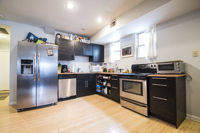Building Photo - 2516 Josephine St,