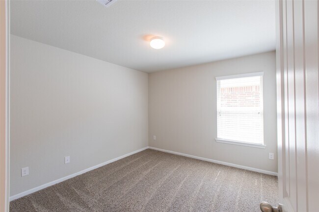 Building Photo - 29311 Dunns Creek Ct