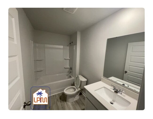 Building Photo - **NEW BUILD**