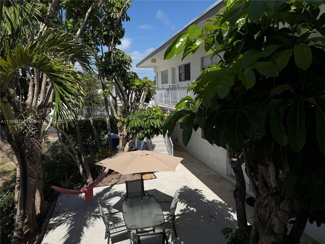 Building Photo - 8531 Harding Ave