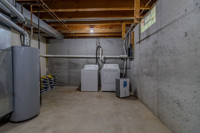 Building Photo - MF Fouch Rd-Duplex