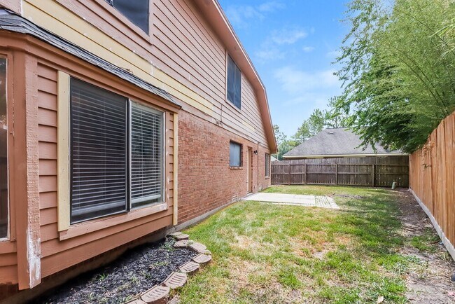 Building Photo - 16415 Hidden Gate Ct