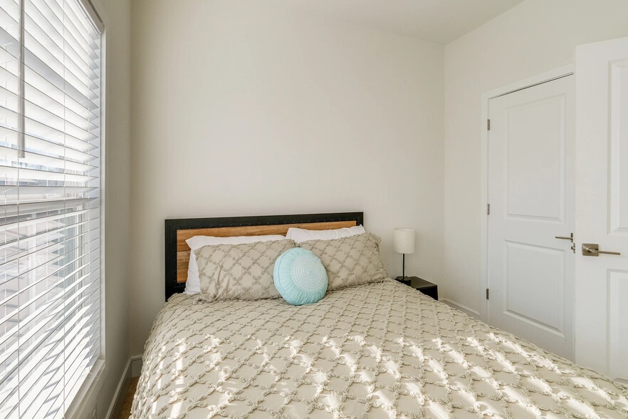 Building Photo - 14566 Alsace Ln