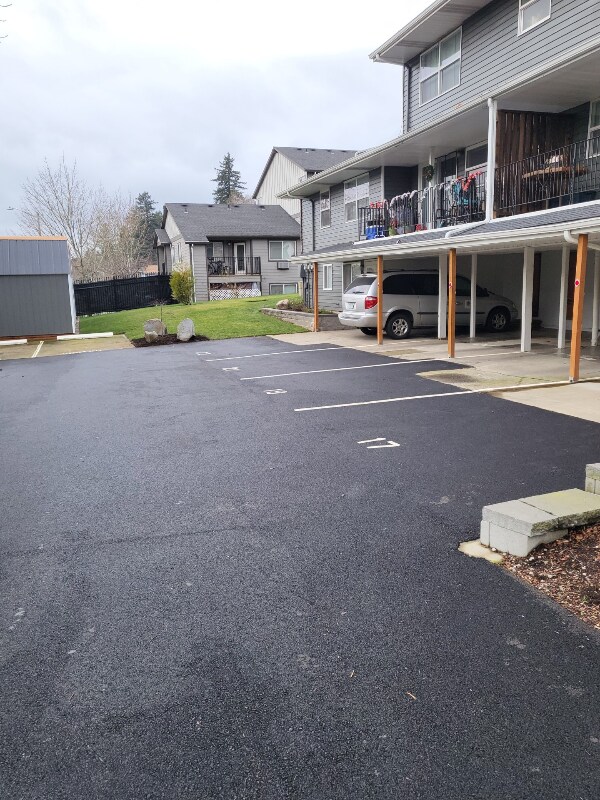 Building Photo - 2755 NE Hogan Dr