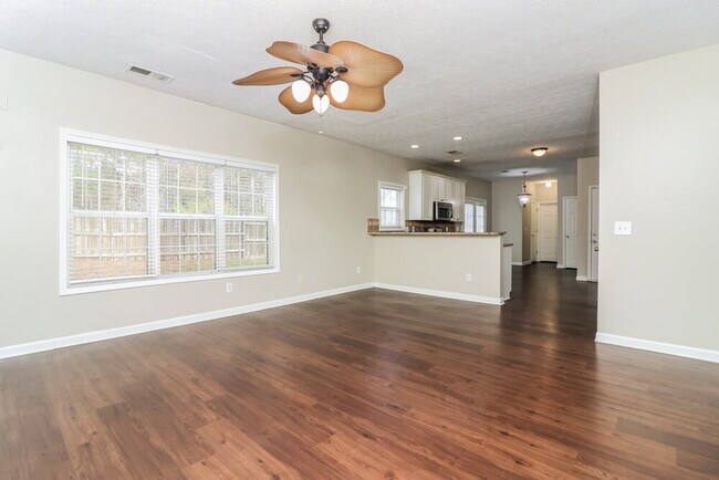 Building Photo - 1879 Clay Dr SW